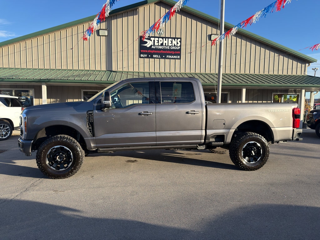 2025 Ford F-250 Super Duty Lariat's photo