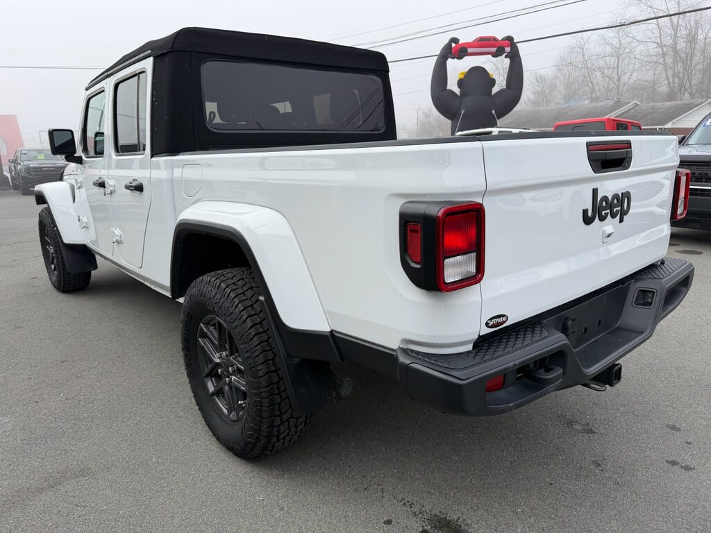 2024 Jeep Gladiator Sport S photo 4