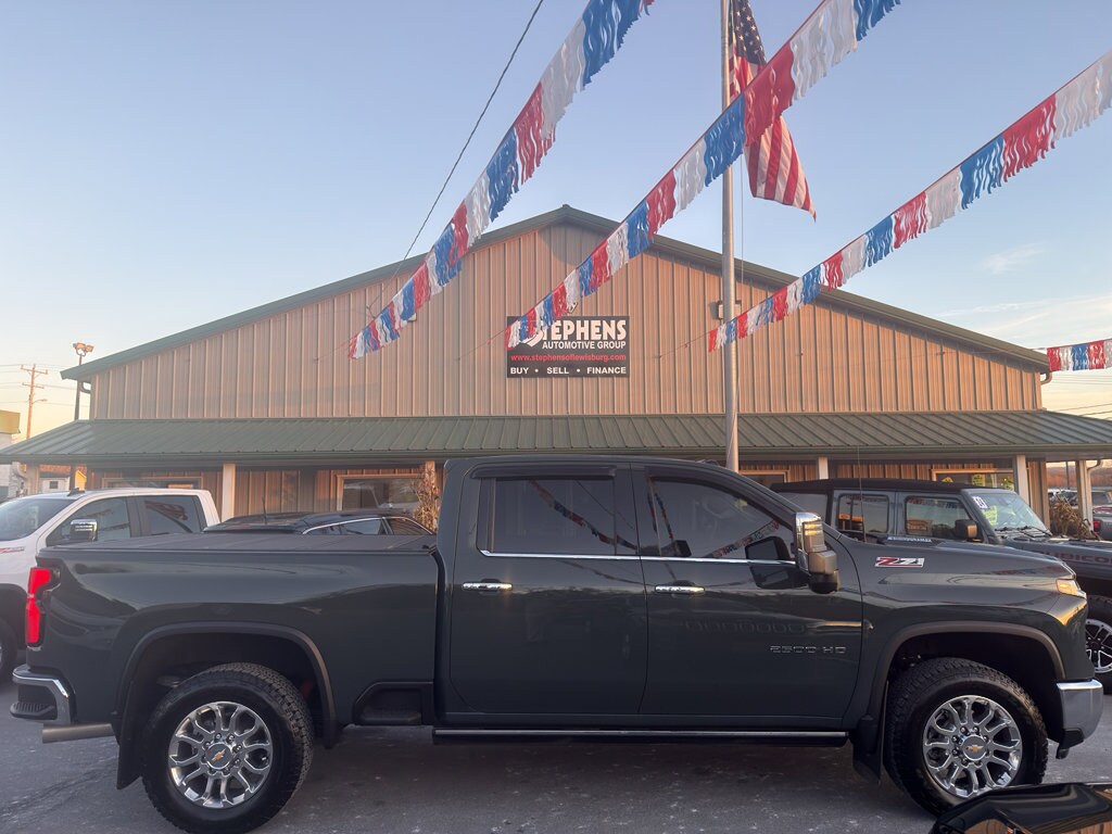 2025 Chevrolet Silverado 2500HD LTZ photo 2