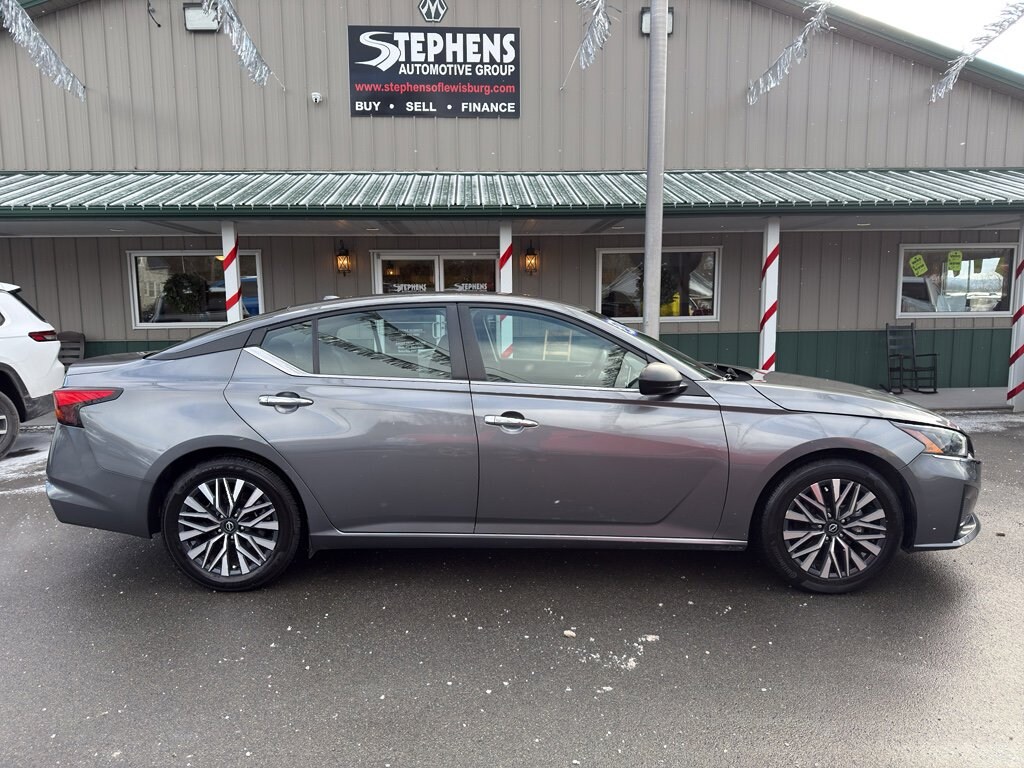 Used 2024 Nissan Altima 2.5 SV Sedan