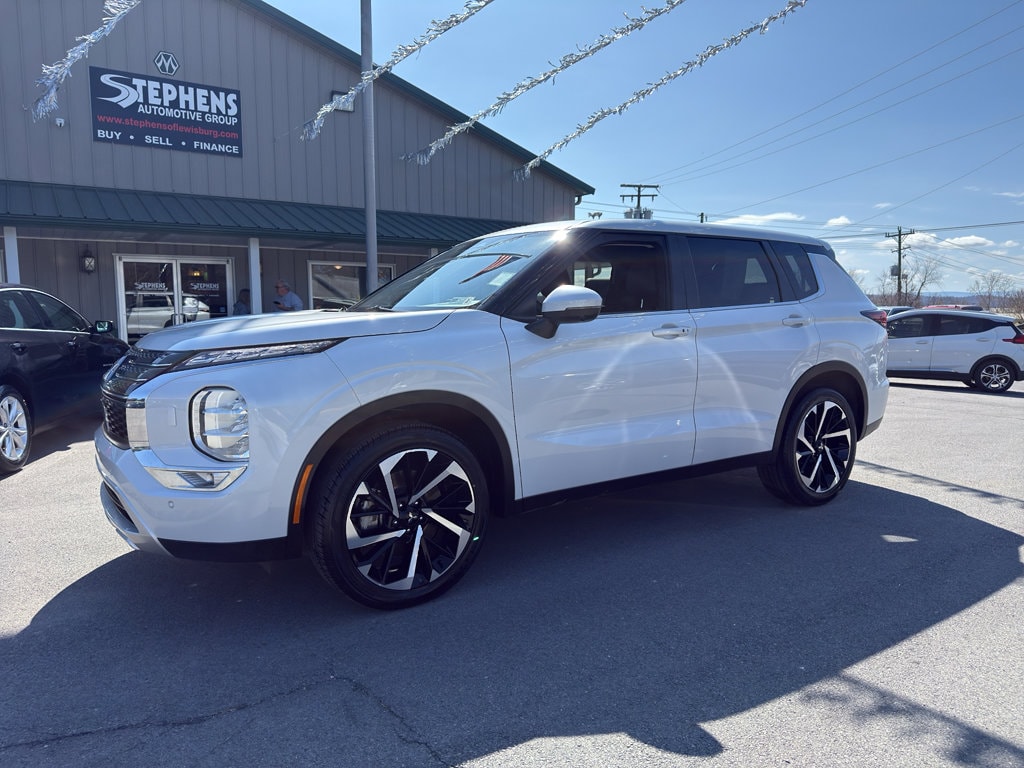 2024 Mitsubishi Outlander SE