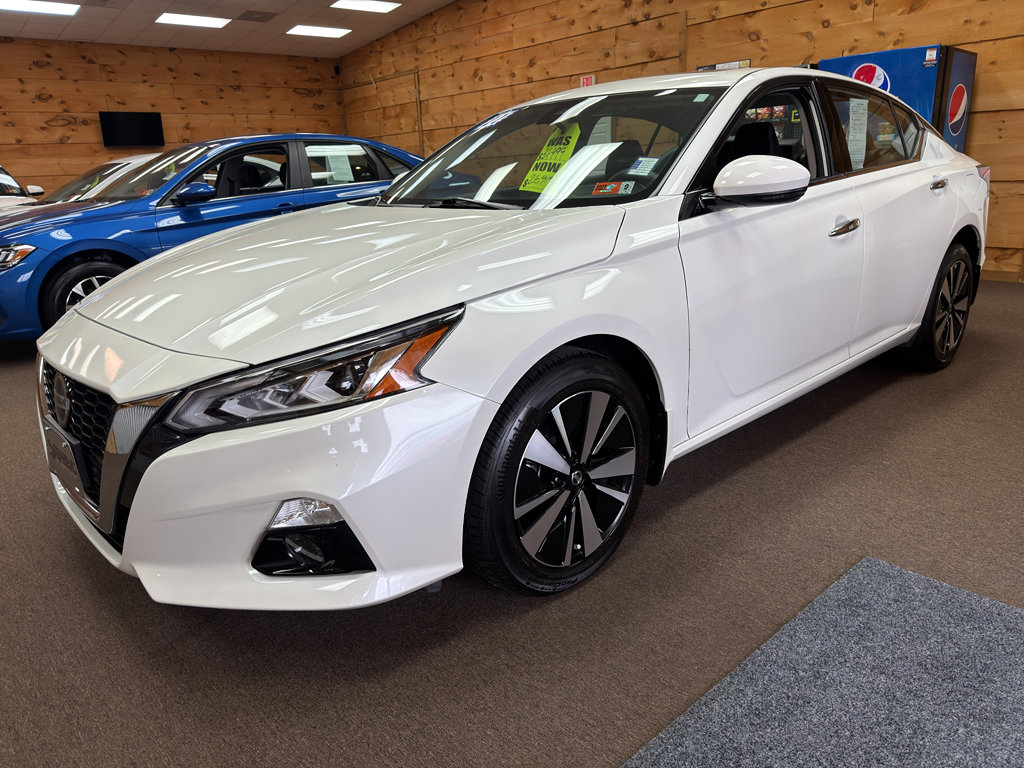 2022 Nissan Altima SL's photo