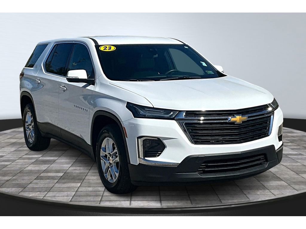 2023 Chevrolet Traverse 1LS photo 2