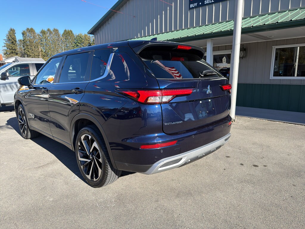 2024 Mitsubishi Outlander SE photo 3