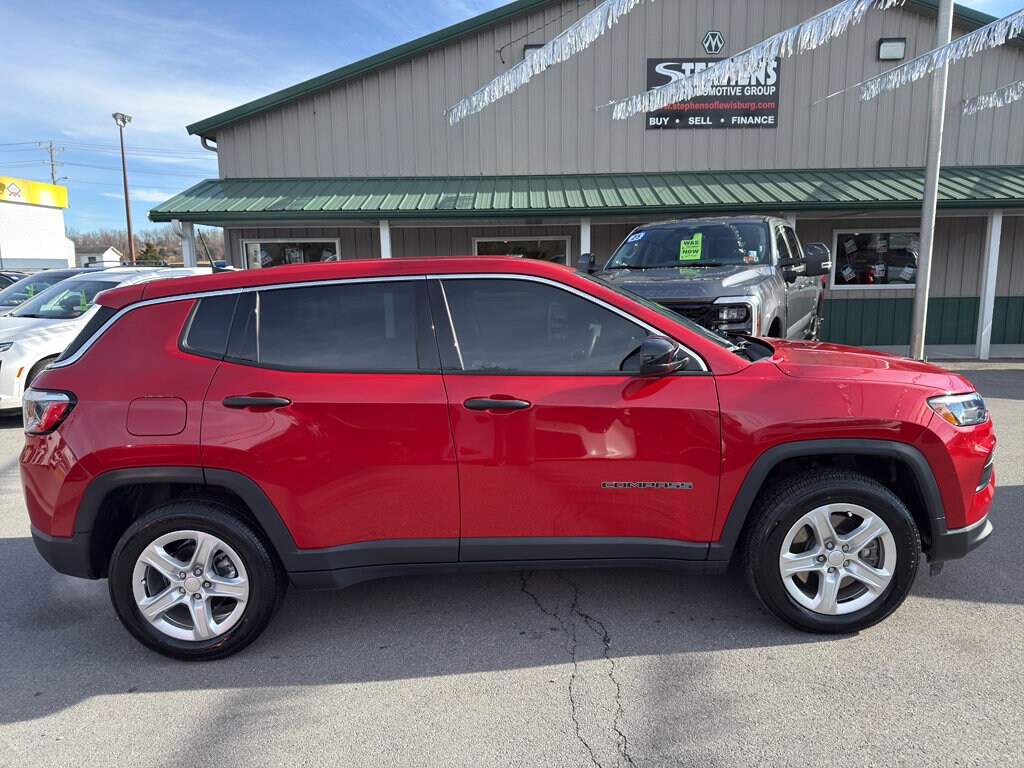 2023 Jeep Compass Sport photo 3