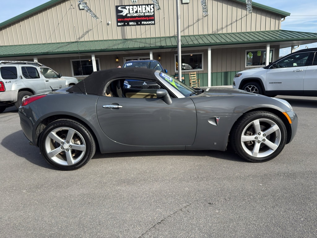 Used 2008 Pontiac Solstice Base with VIN 1G2MB35B08Y105002 for sale in Oak Hill, WV