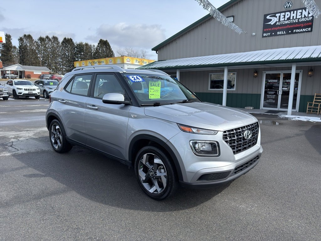 Used 2024 Hyundai Venue SEL SUV