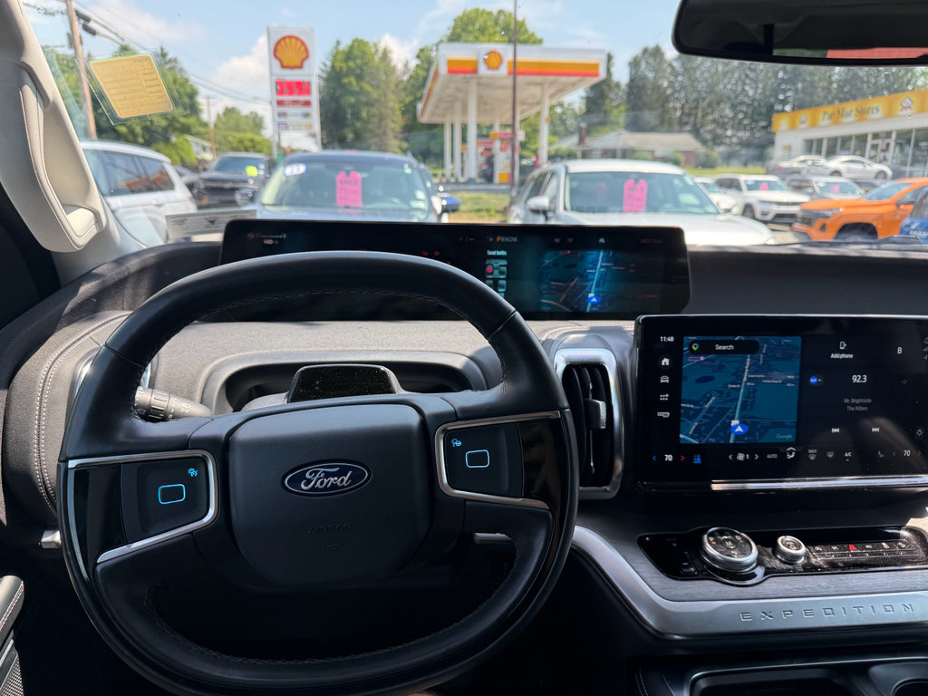 2025 Ford Expedition Platinum - Photo 13