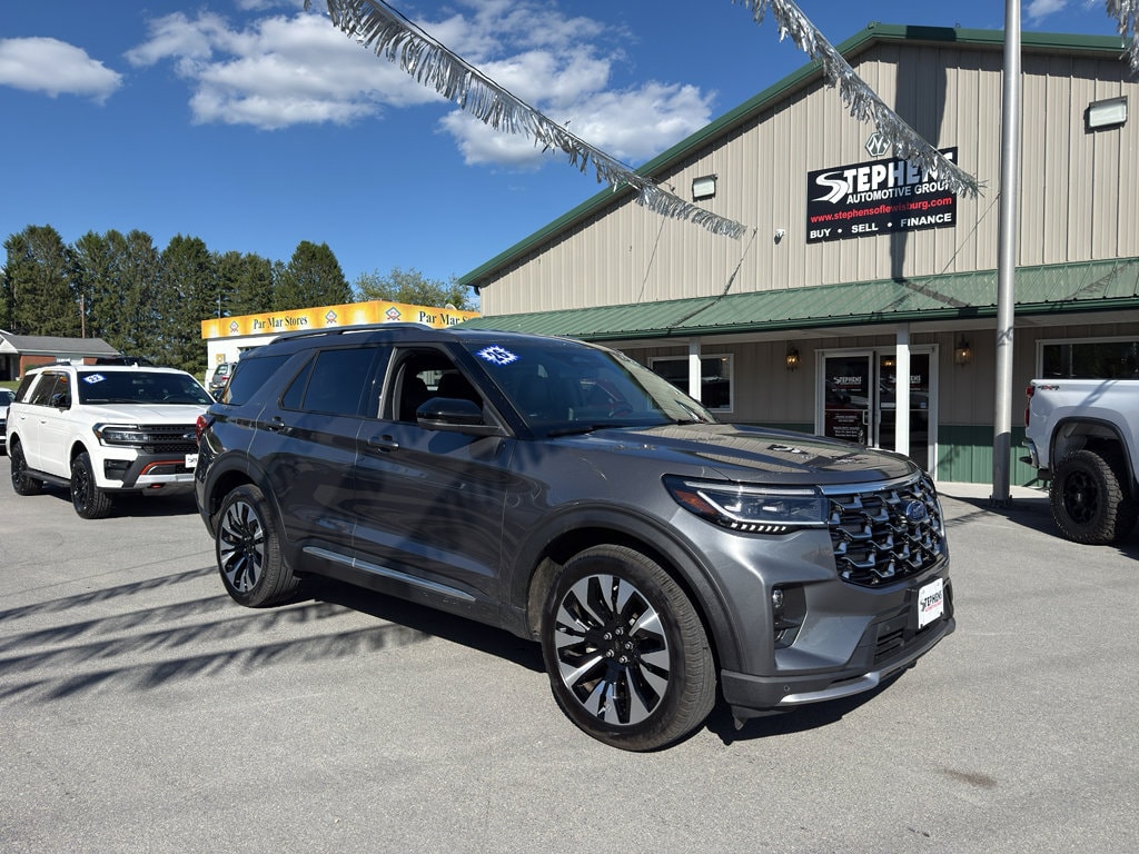 2026 Ford Explorer Platinum 4WD's photo