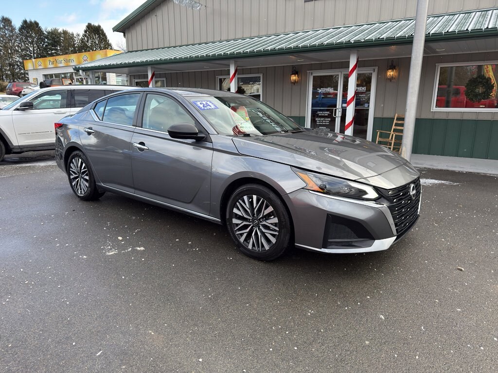 Used 2024 Nissan Altima 2.5 SV Sedan