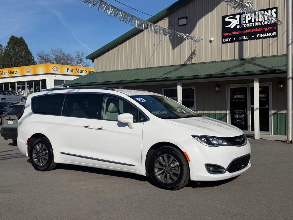 2020 Chrysler Pacifica Touring L Plus's photo
