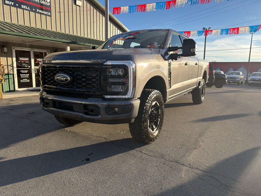 2025 Ford F-250 Lariat photo 3