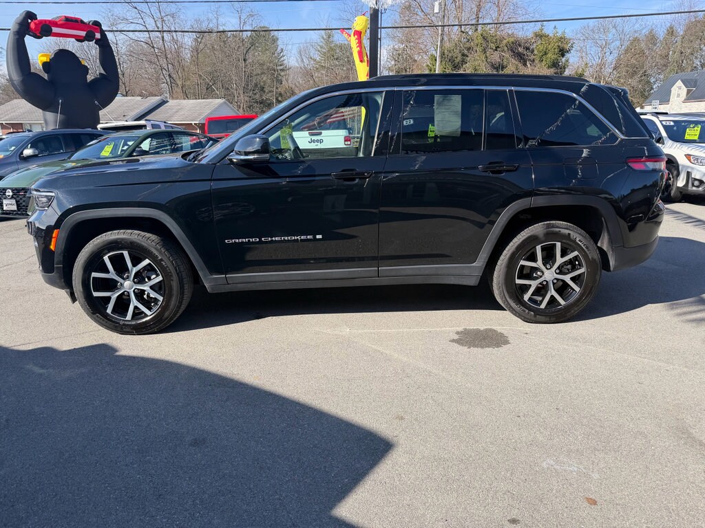 2025 Jeep Grand Cherokee Limited photo 4