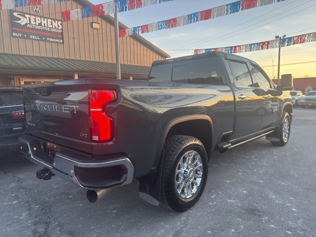 2025 Chevrolet Silverado 2500HD LTZ photo 3