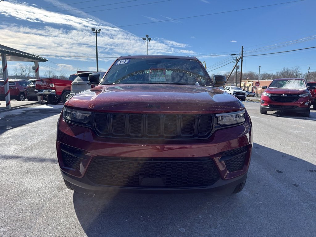 Used 2024 Jeep Grand Cherokee Altitude SUV