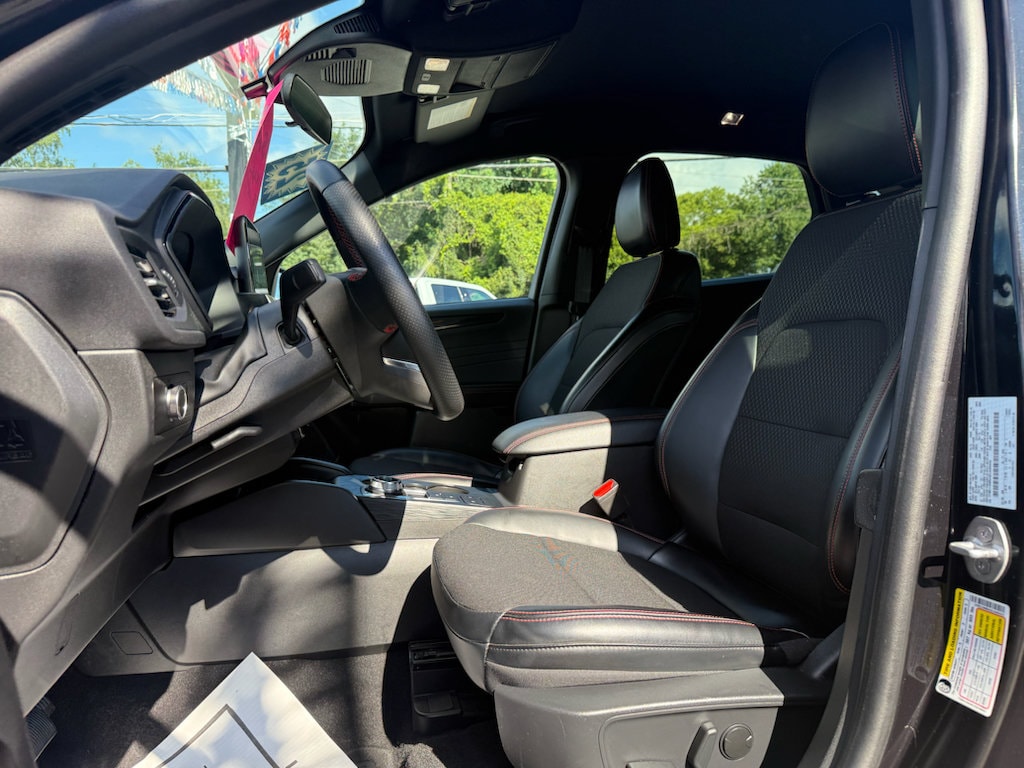 2025 Ford Escape ST-Line - Photo 8
