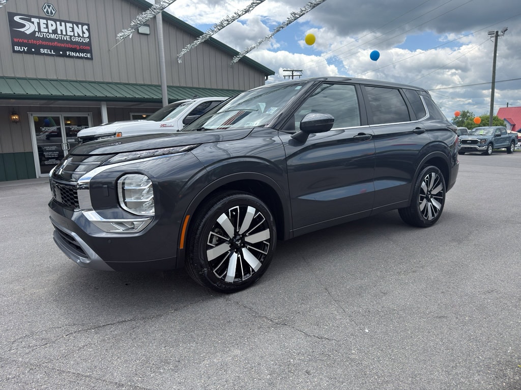 2025 Mitsubishi Outlander SE S-AWC's photo