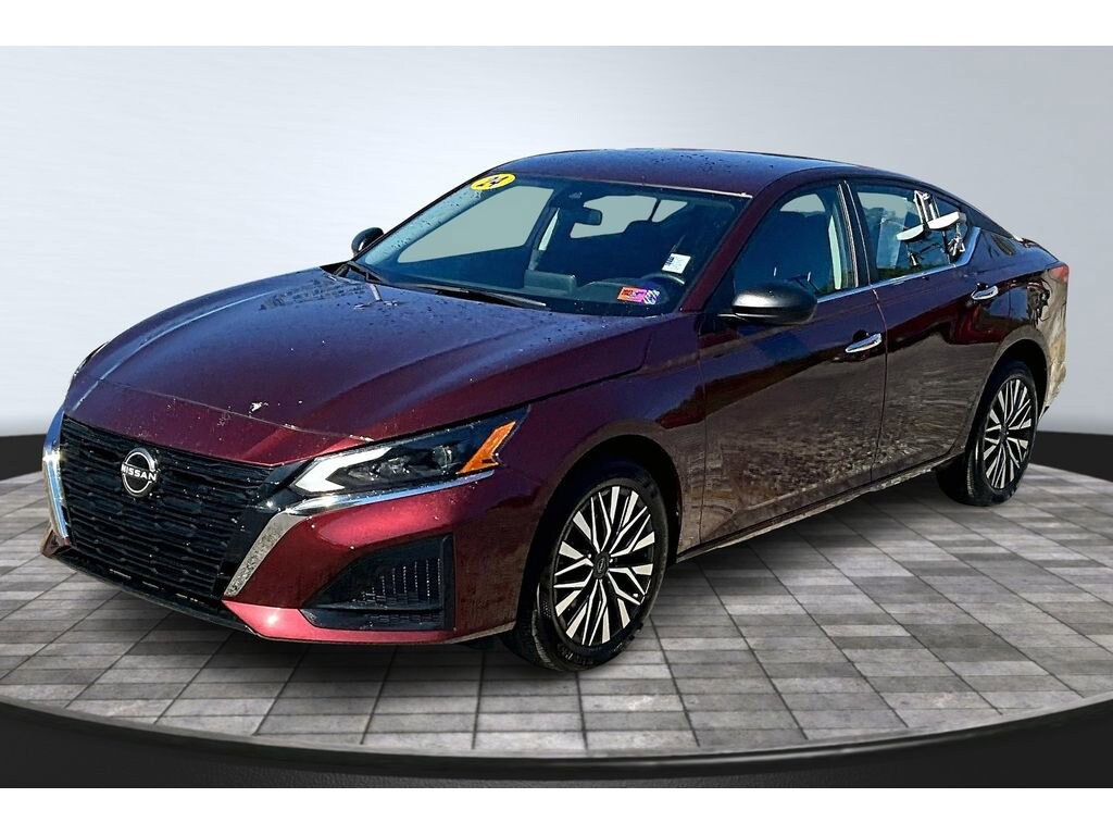 Used 2024 Nissan Altima 2.5 SV Sedan