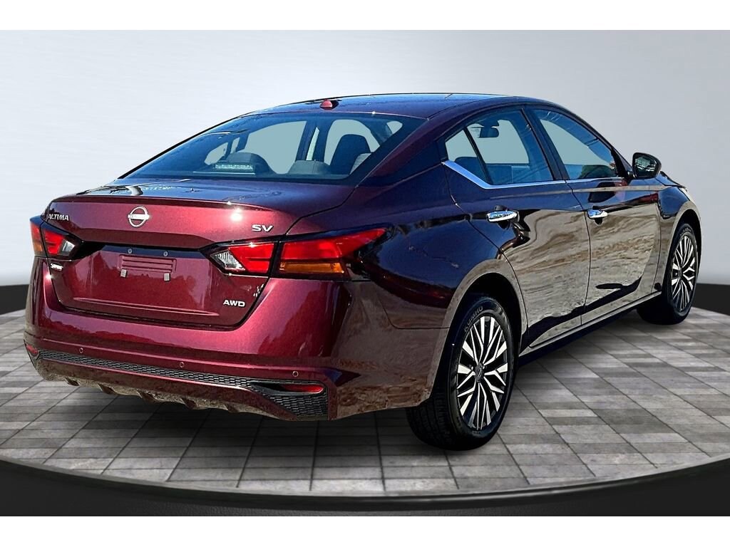 Used 2024 Nissan Altima 2.5 SV Sedan