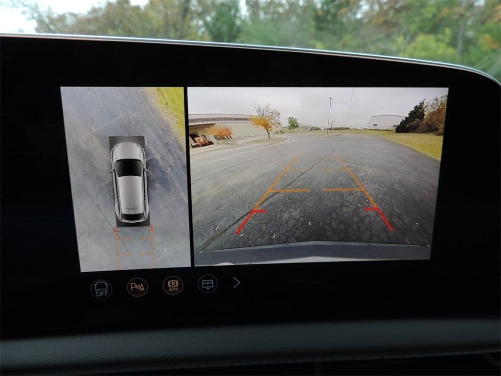 2026 Cadillac OPTIQ Premium Luxury - Photo 25