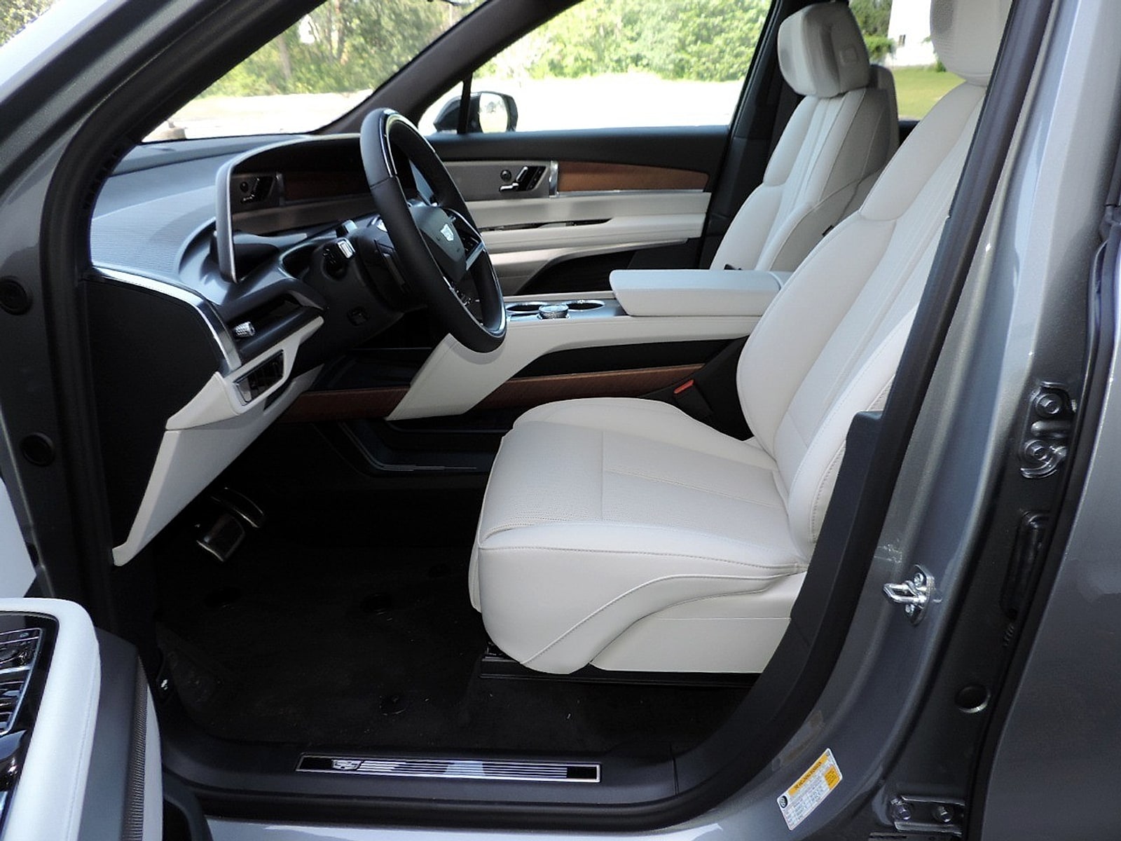 2027 Cadillac VISTIQ Luxury - Photo 17