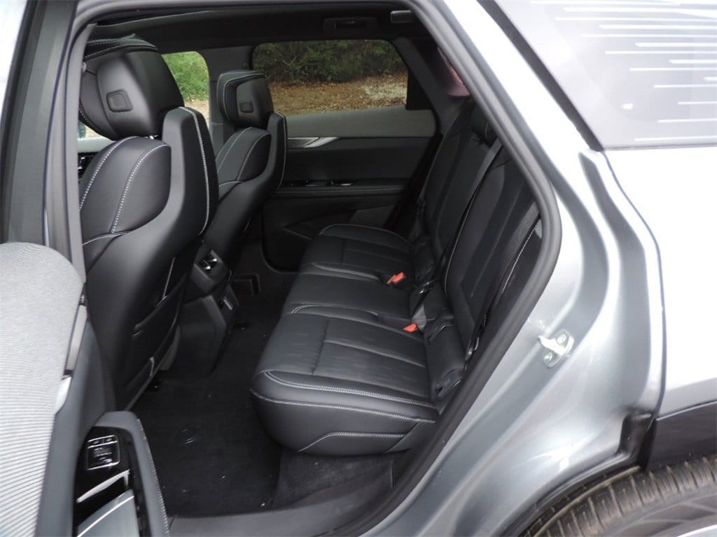 2026 Cadillac OPTIQ Premium Luxury - Photo 16