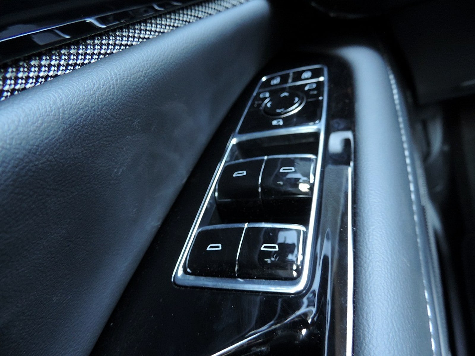 2026 Cadillac OPTIQ Sport - Photo 22