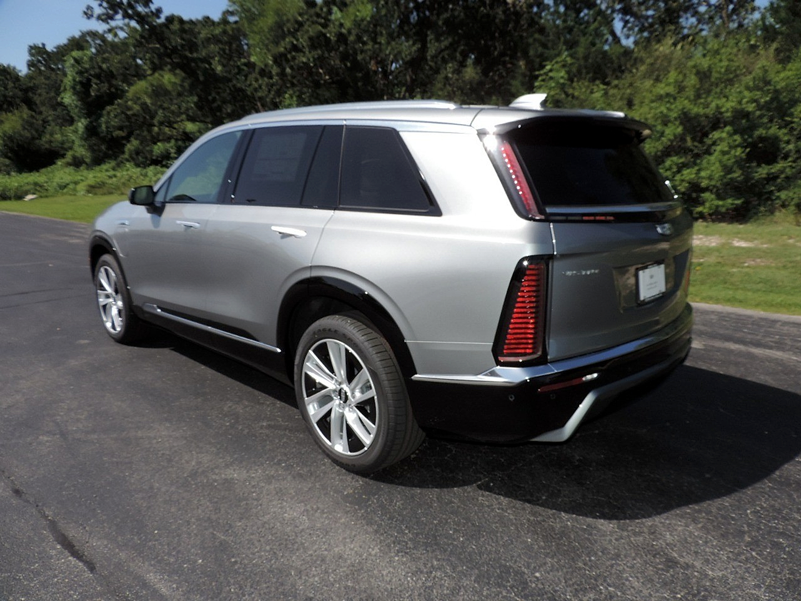 2027 Cadillac VISTIQ Luxury - Photo 7