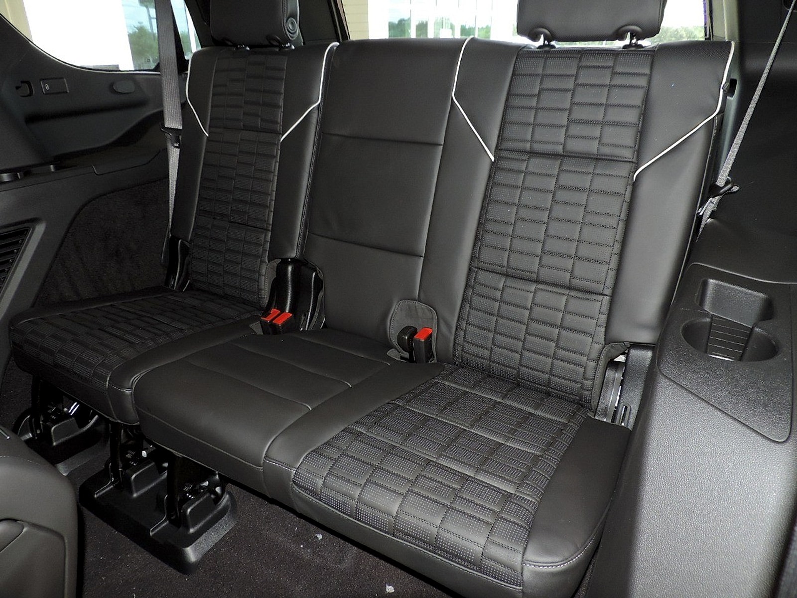 2026 Cadillac Escalade Platinum Sport - Photo 18