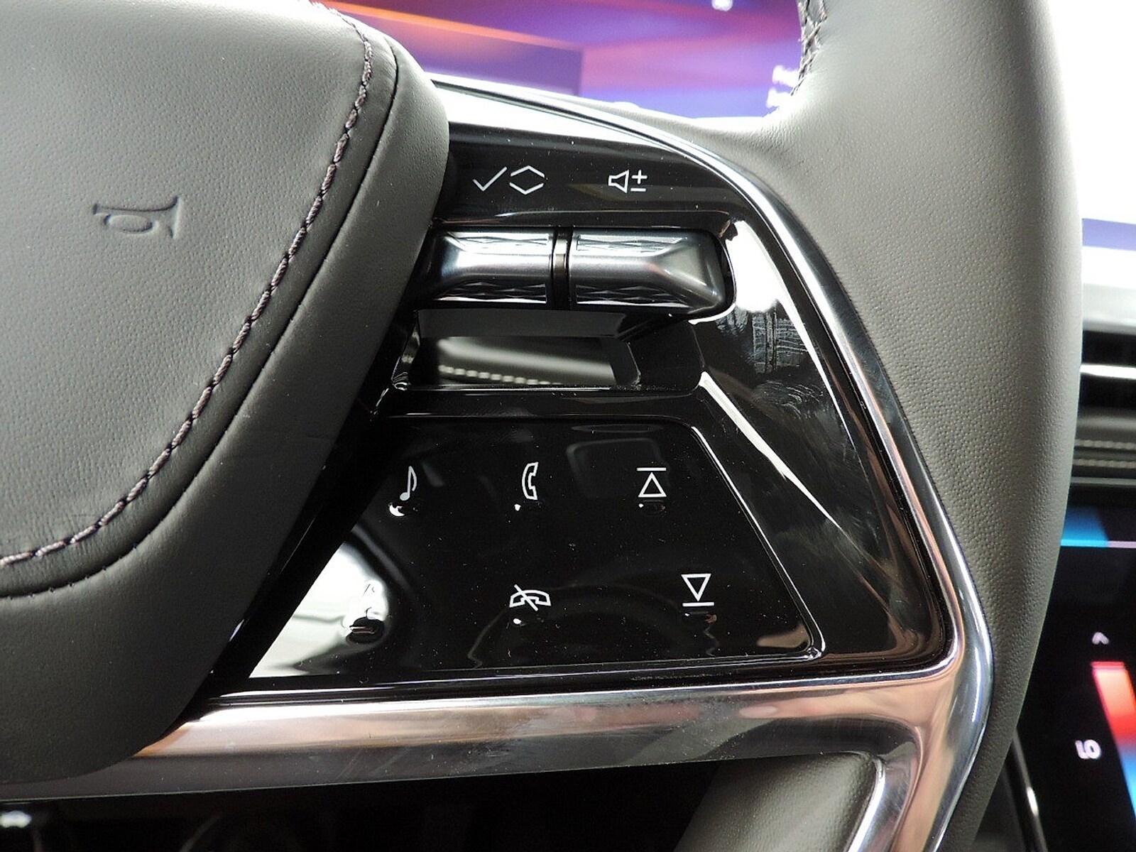 2026 Cadillac Escalade Platinum Sport - Photo 28