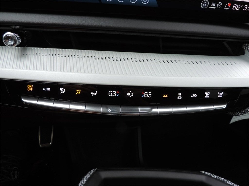 2026 Cadillac OPTIQ Premium Luxury - Photo 19