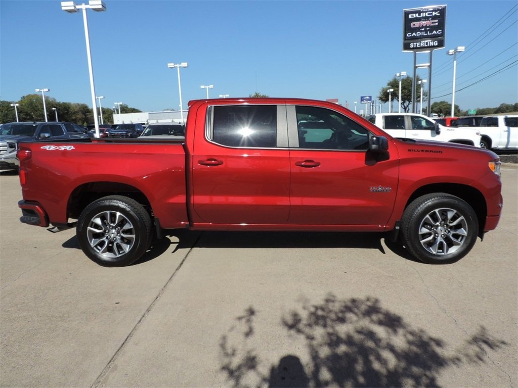 2024 Chevrolet Silverado 1500 RST photo 4