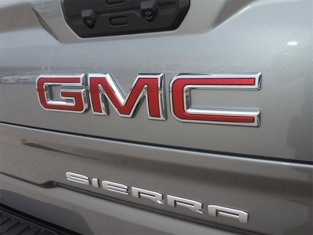 2026 GMC Sierra 1500 AT4X - Photo 11