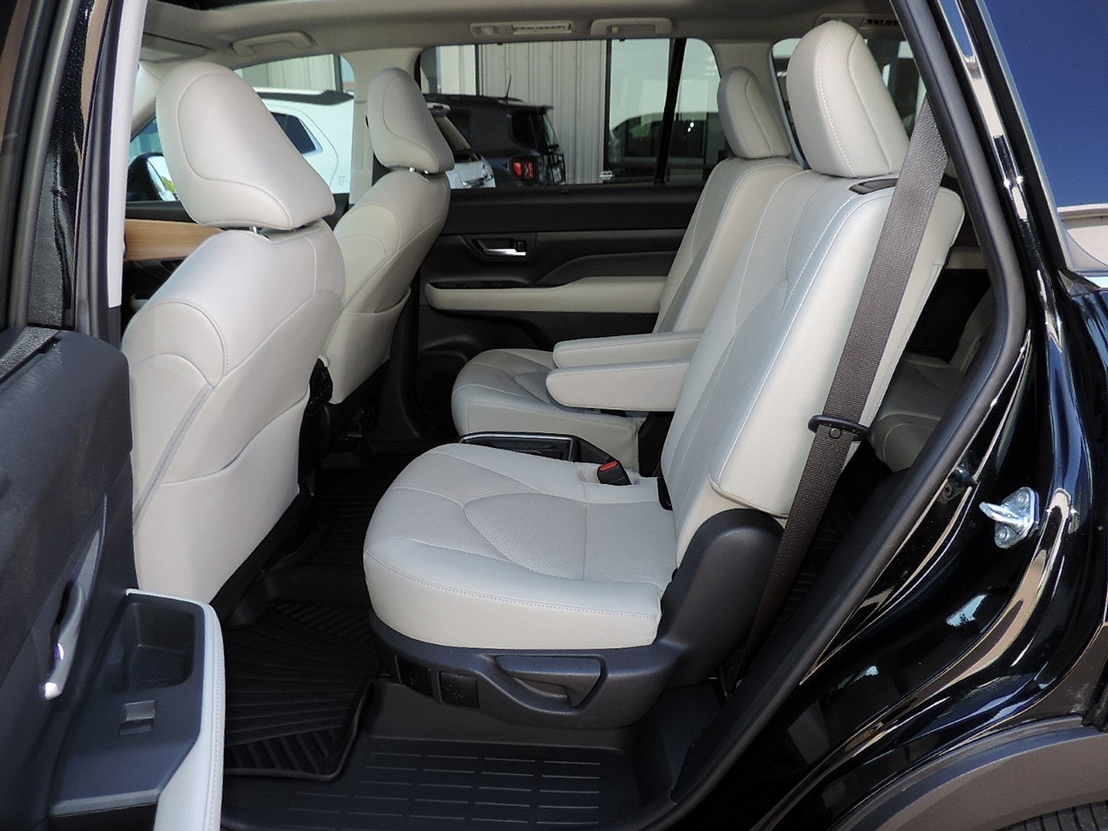 2024 Toyota Grand Highlander Limited - Photo 19