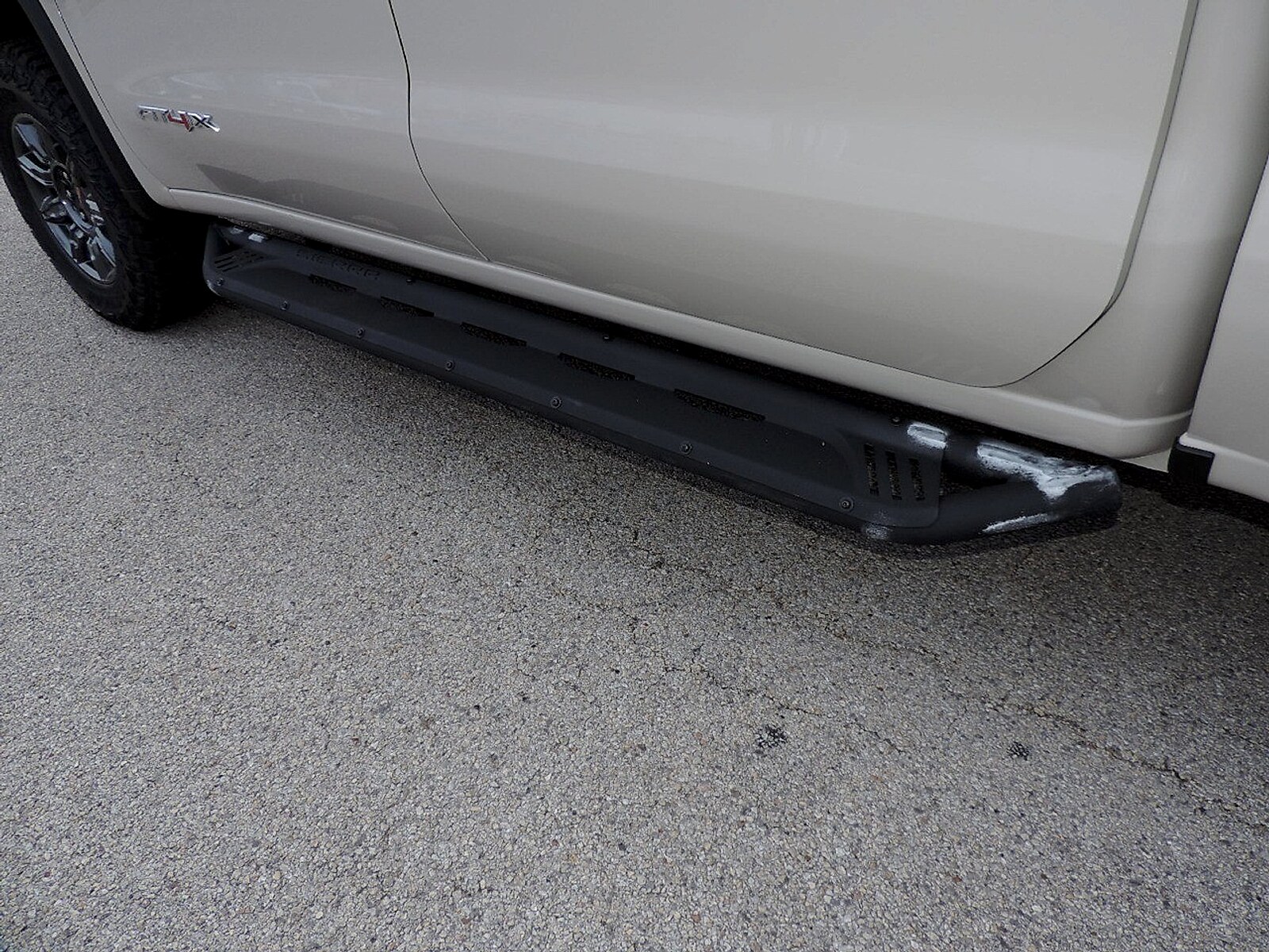 2026 GMC Sierra 1500 AT4X - Photo 23