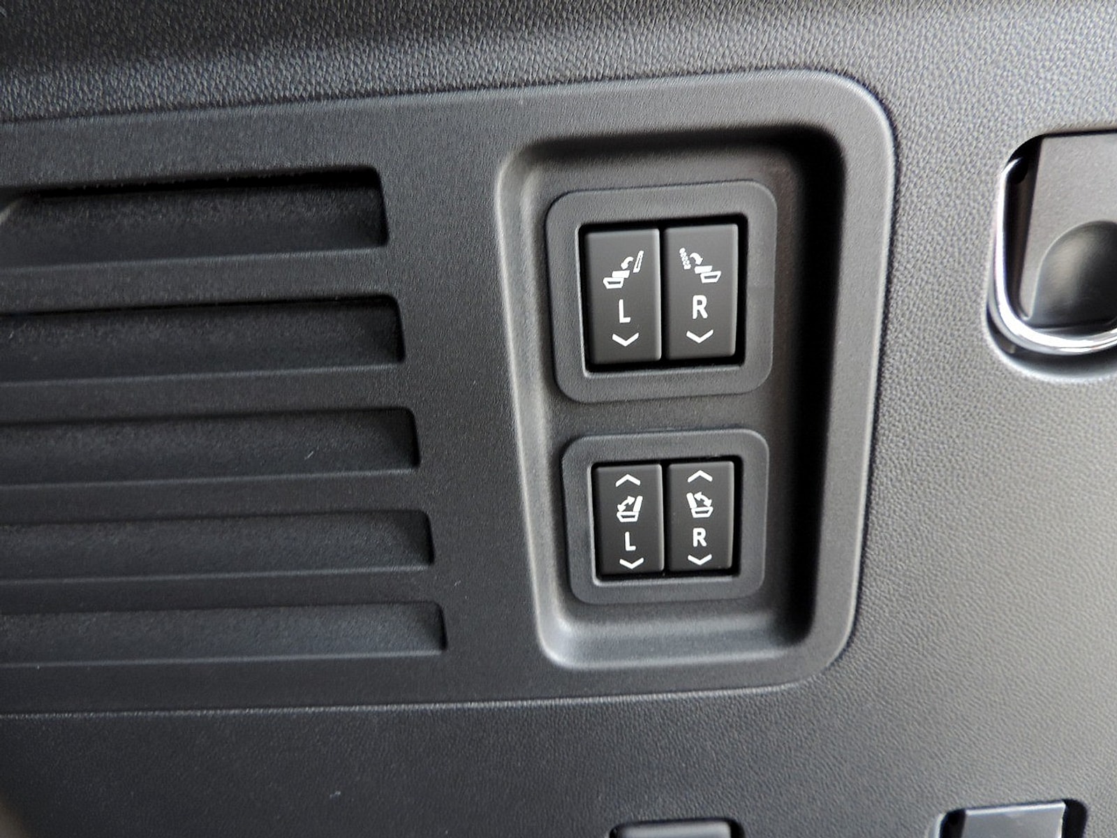2026 Buick Enclave Sport Touring - Photo 13