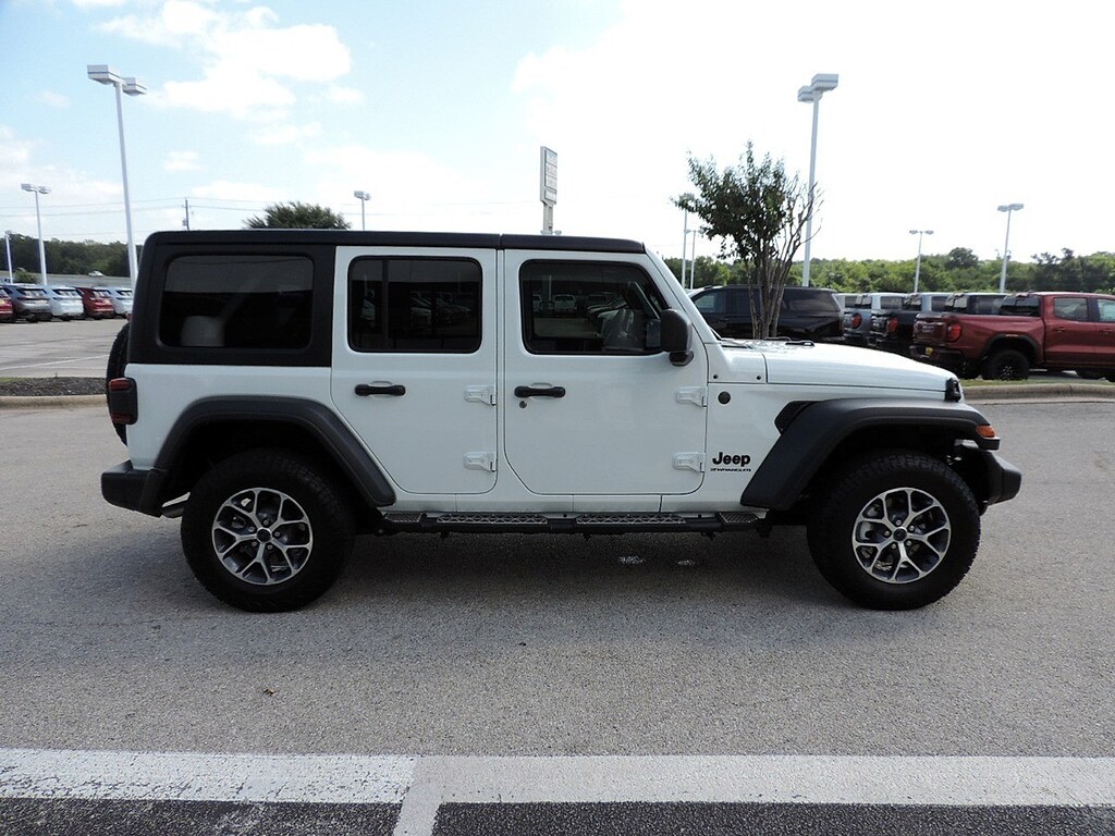 Used 2025 Jeep Wrangler 4-Door Summit 4x4 SUV