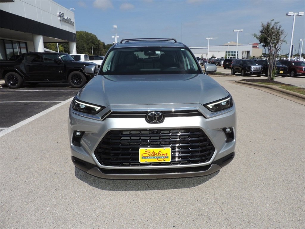 2024 Toyota Grand Highlander XLE photo 2