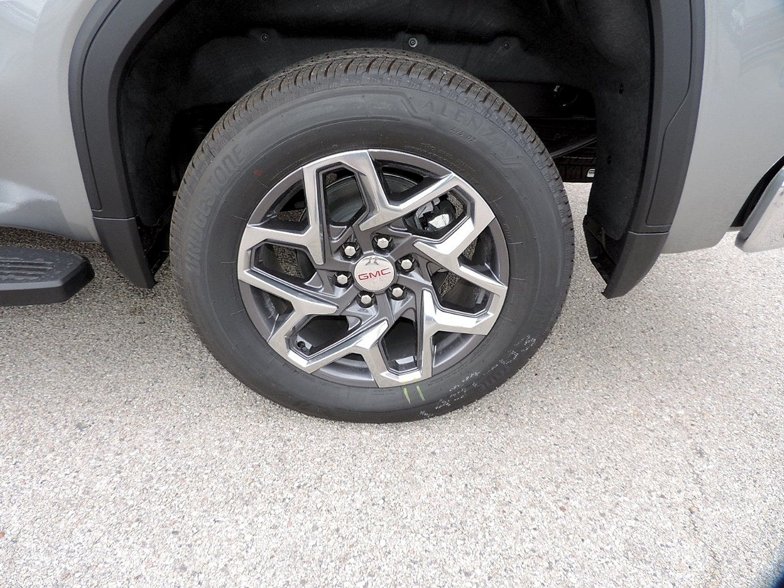 2026 GMC Sierra 1500 SLT - Photo 13