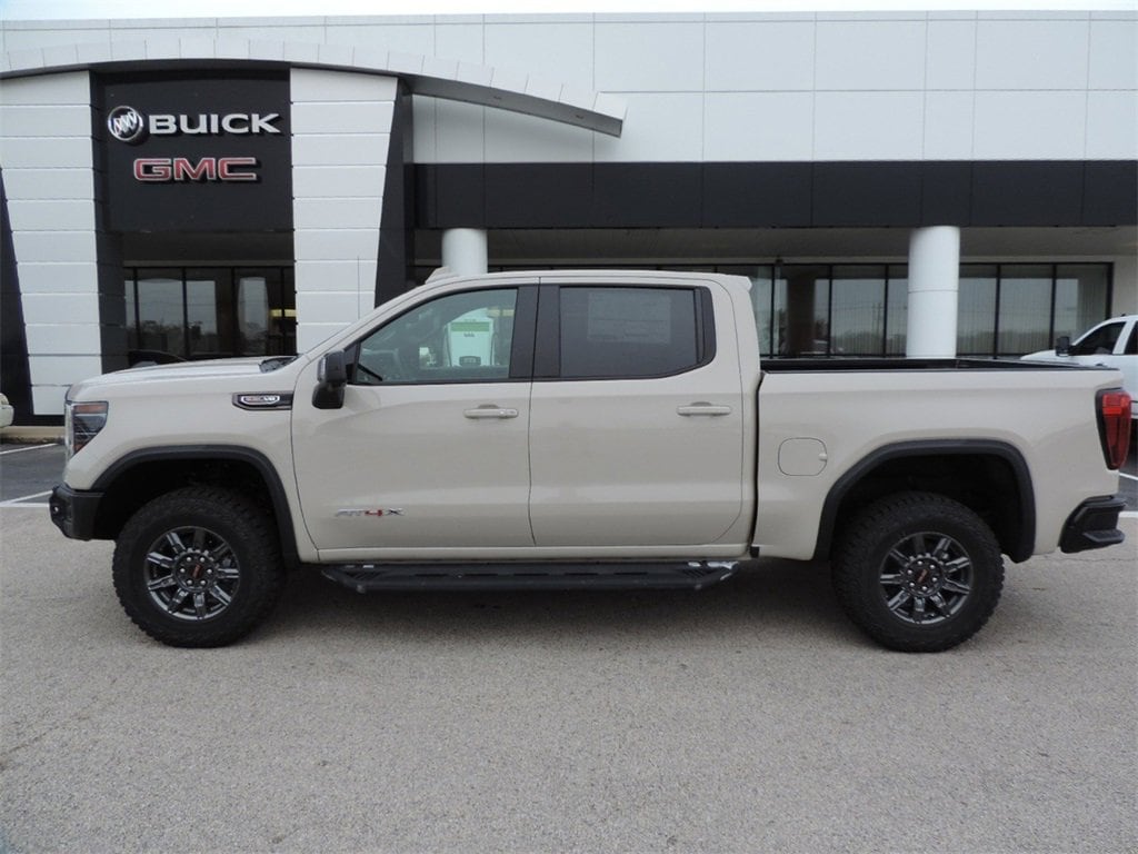 2026 GMC Sierra 1500 AT4X - Photo 8