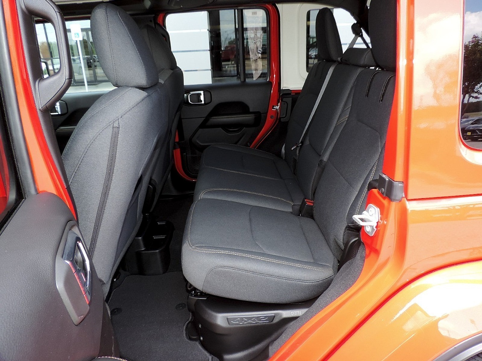 2025 Jeep Wrangler 4xe Sahara 4XE - Photo 17