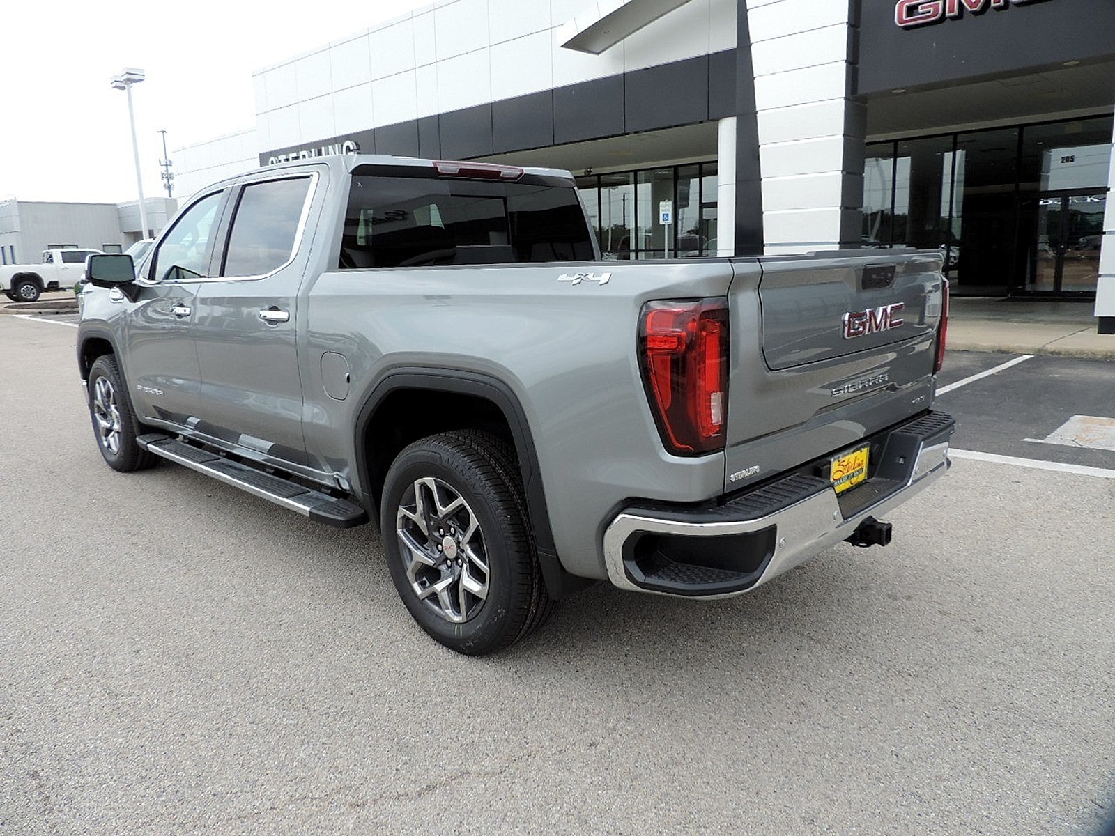 2026 GMC Sierra 1500 SLT - Photo 7