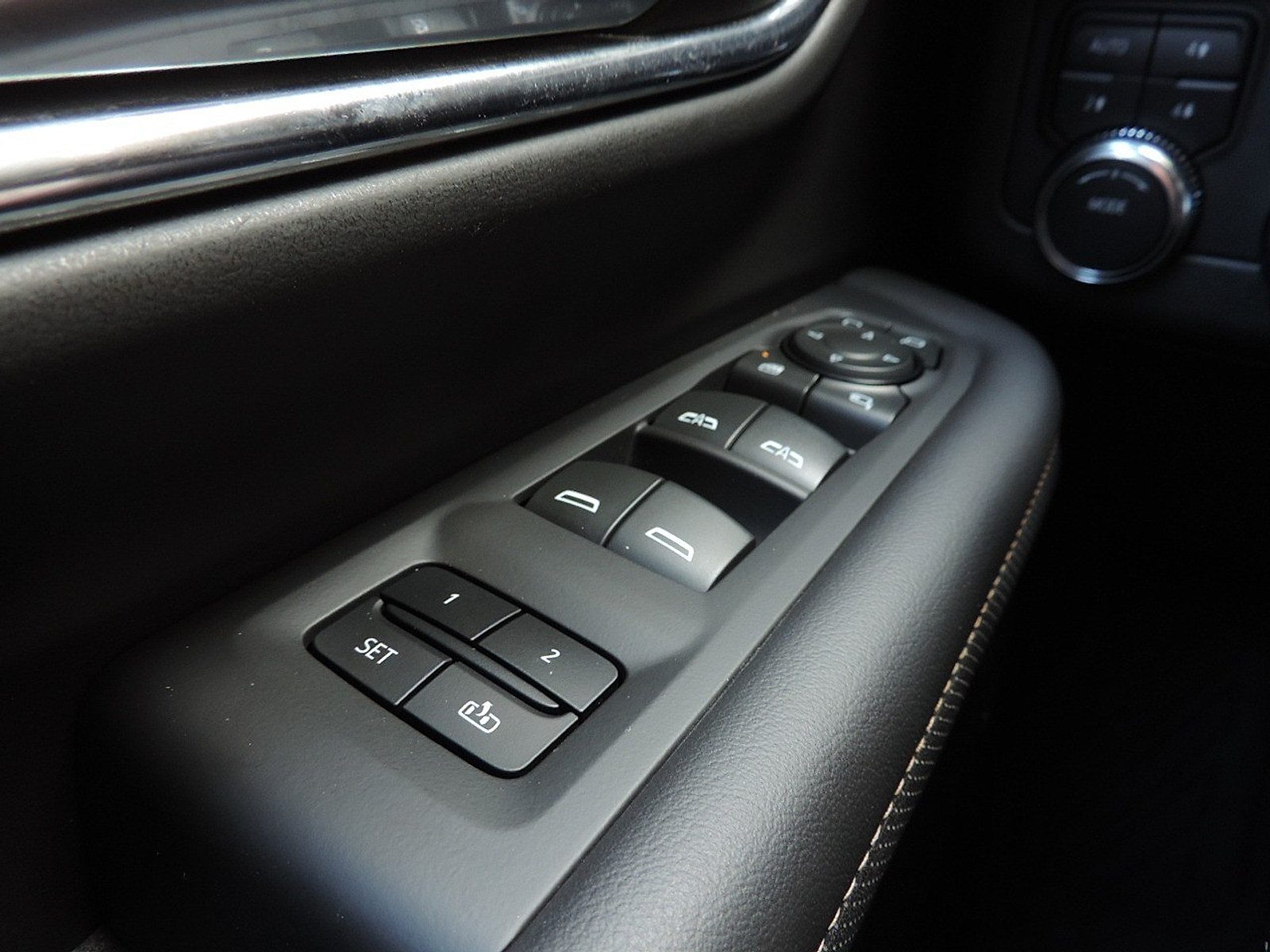 2024 GMC Yukon XL AT4 - Photo 26