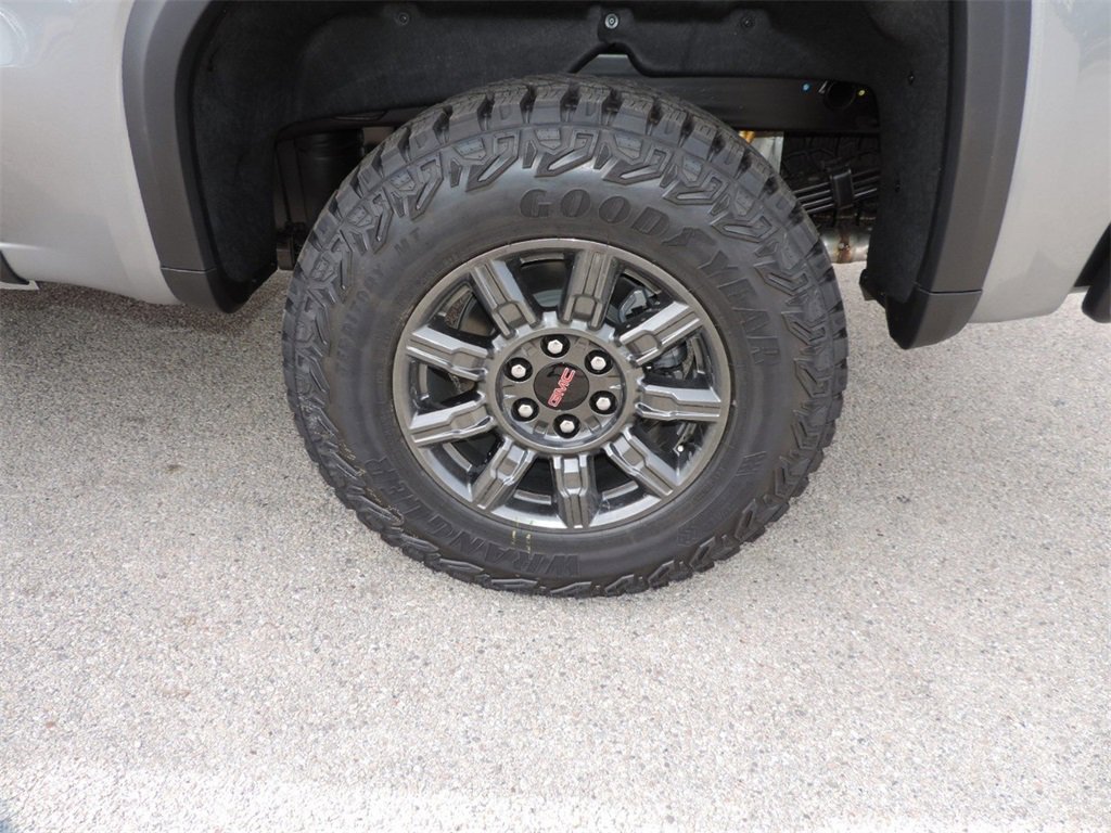 2026 GMC Sierra 1500 AT4X - Photo 18