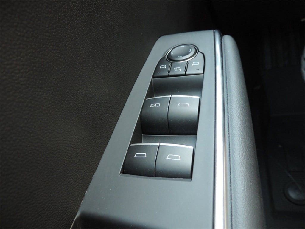 2026 GMC Acadia Denali - Photo 21