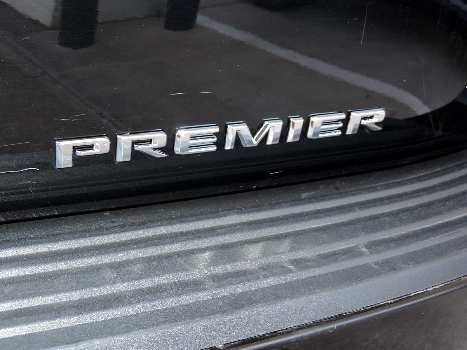2026 Chevrolet Suburban Premier - Photo 19