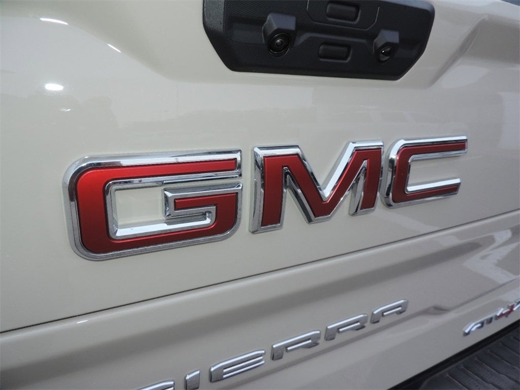 2026 GMC Sierra 1500 AT4X - Photo 12