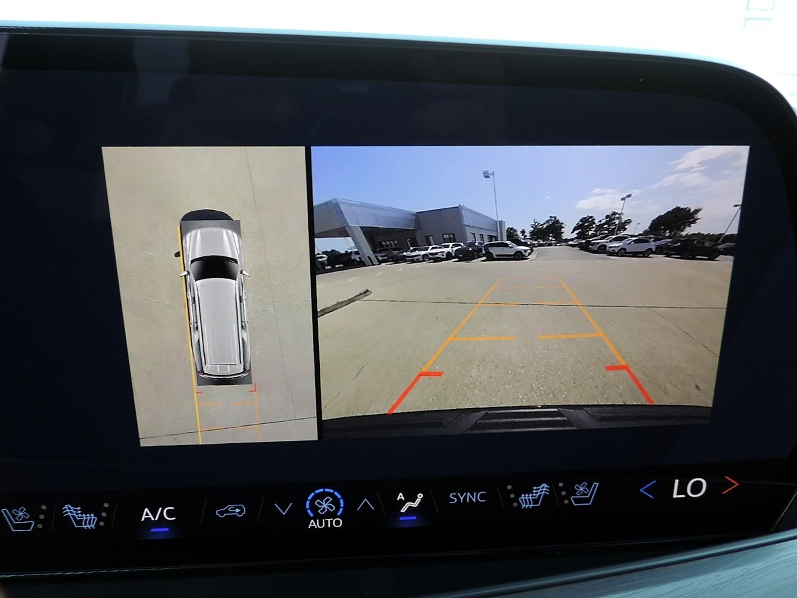 2026 Chevrolet Suburban Premier - Photo 29