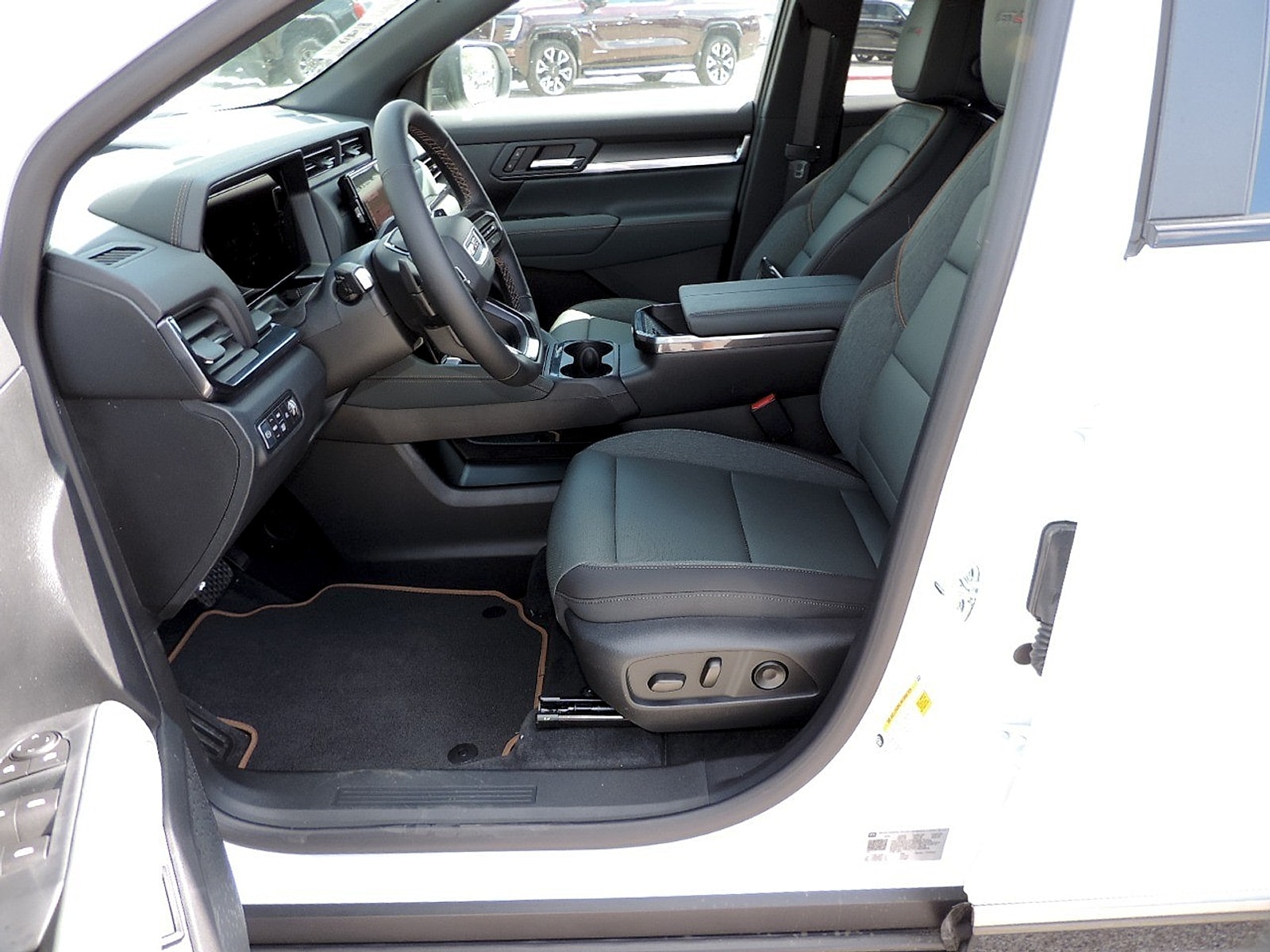 2026 GMC Terrain AT4 - Photo 13