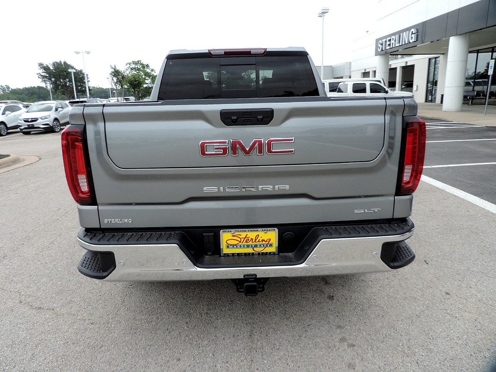 2026 GMC Sierra 1500 SLT - Photo 6